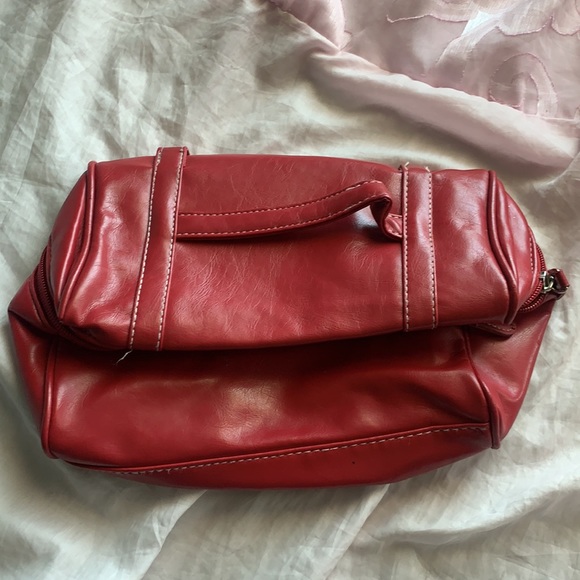 red faux leather bag - Picture 5 of 9